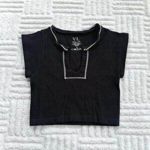 trendy stitch color contrast shirt cropped black top v neck